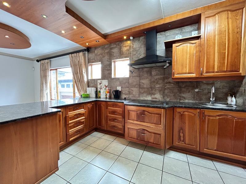 5 Bedroom Property for Sale in Birdwood Estate North West
